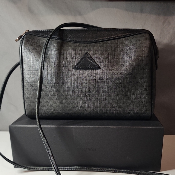 Liz Claiborne Handbags - Vintage Liz Claiborne 1980's Black Leather Bag